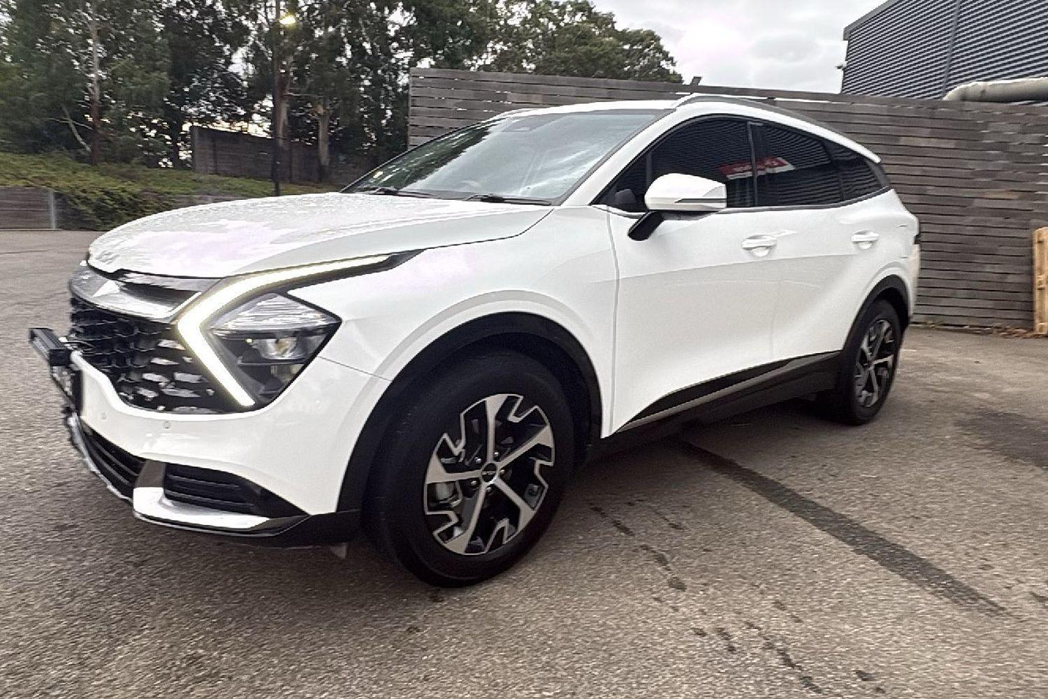 2021 Kia Sportage SX in White