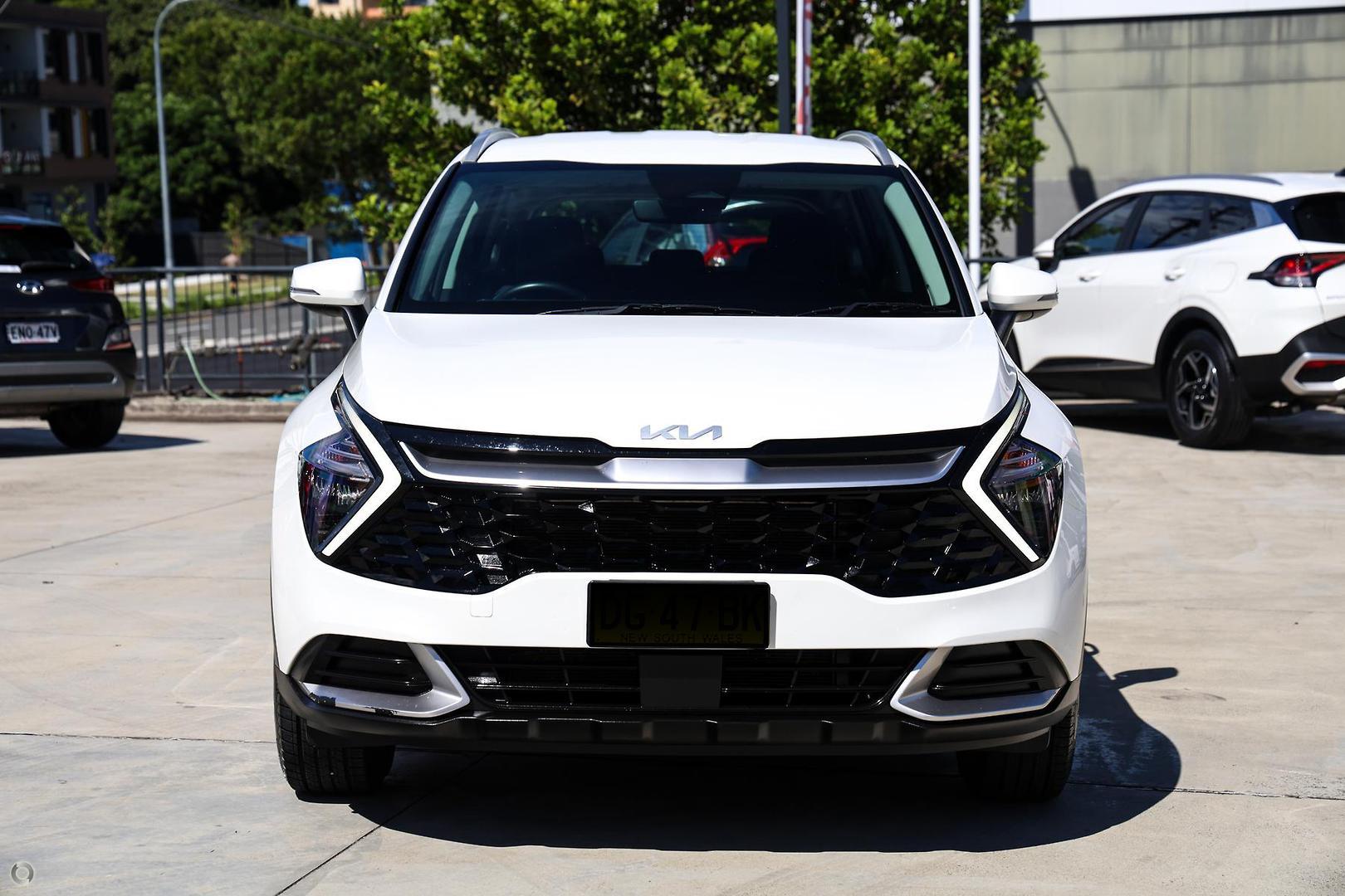 2022 Kia Sportage S in White