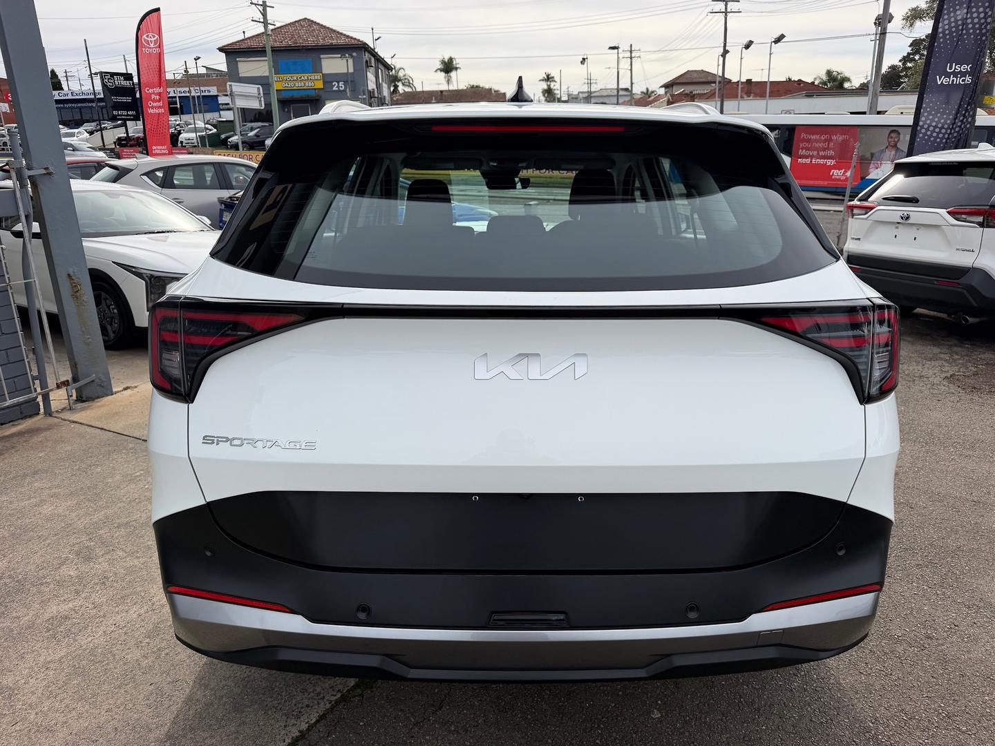 2025 Kia Sportage S in Clear White (Ud)