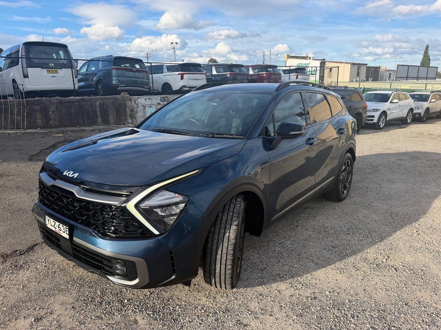2022 Kia Sportage SX+ in Blue
