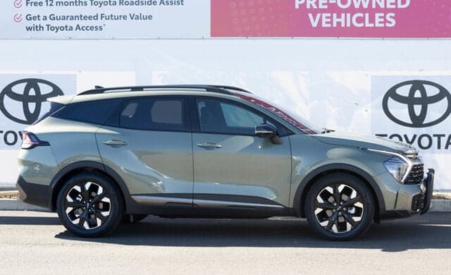2025 Kia Sportage GT-Line in Green