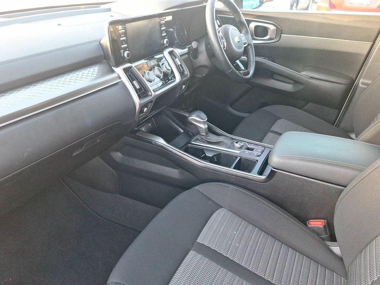 2020 Kia Sorento S in White
