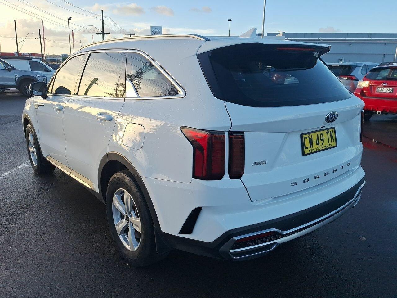 2020 Kia Sorento S in White