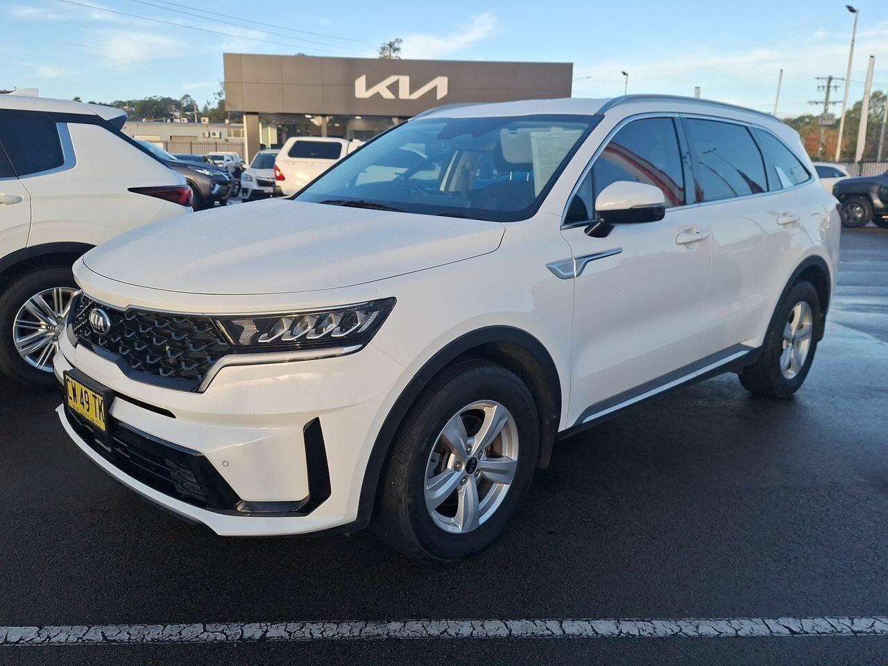 2020 Kia Sorento S in White
