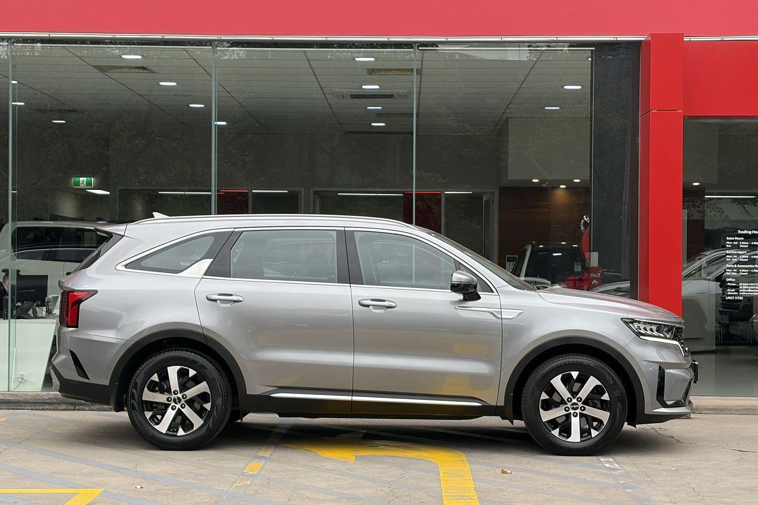 2022 Kia Sorento Sport in Grey