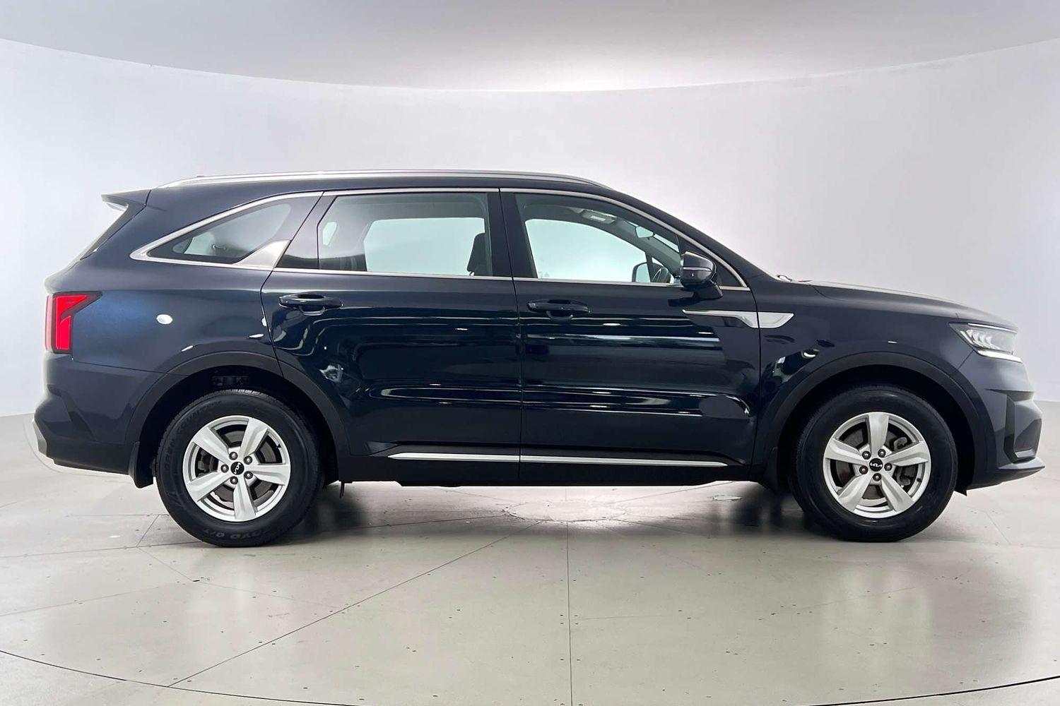 2022 Kia Sorento S in Blue