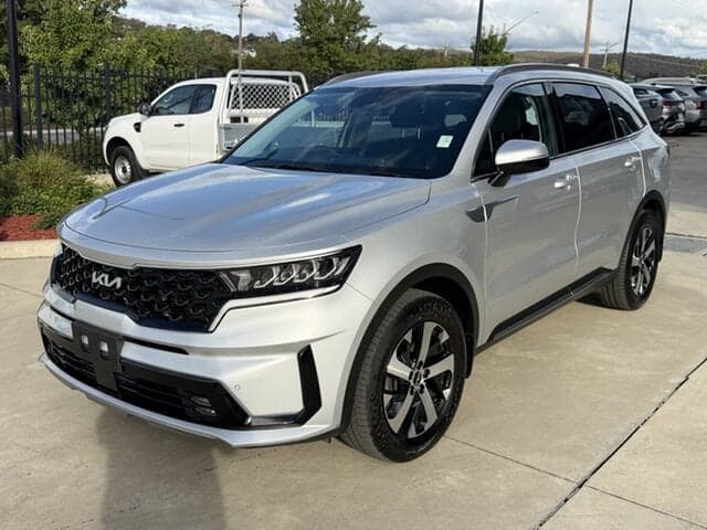 2022 Kia Sorento Sport in Silver