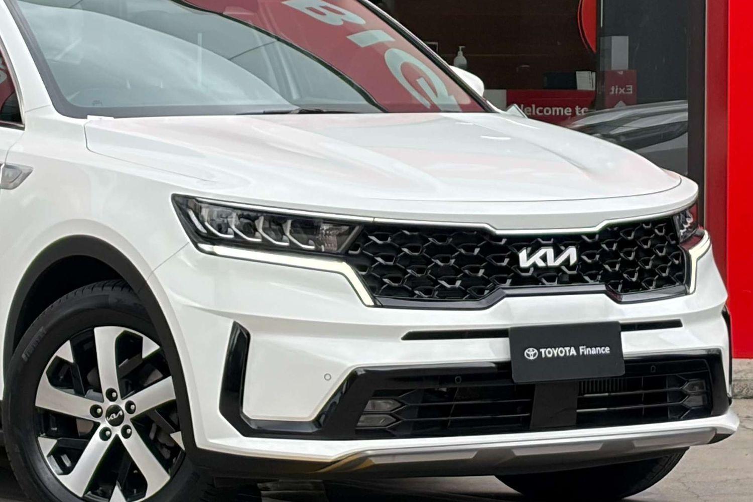 2022 Kia Sorento Sport in White
