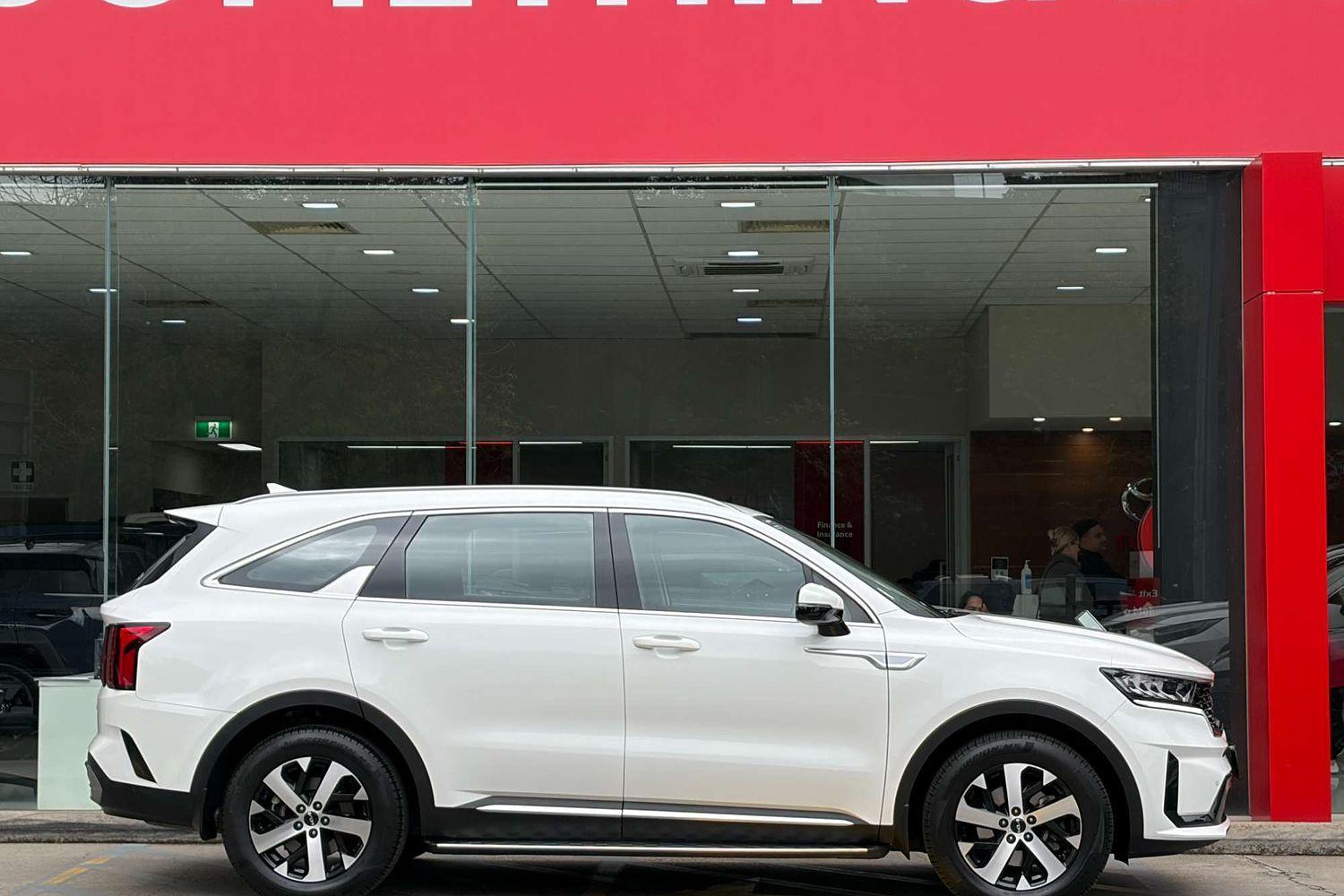 2022 Kia Sorento Sport in White