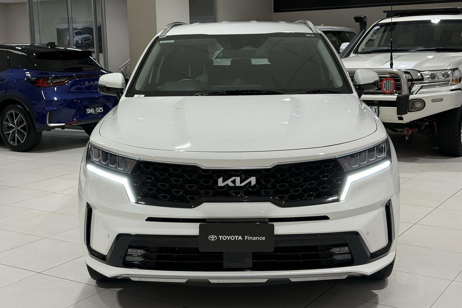 2022 Kia Sorento Sport in White