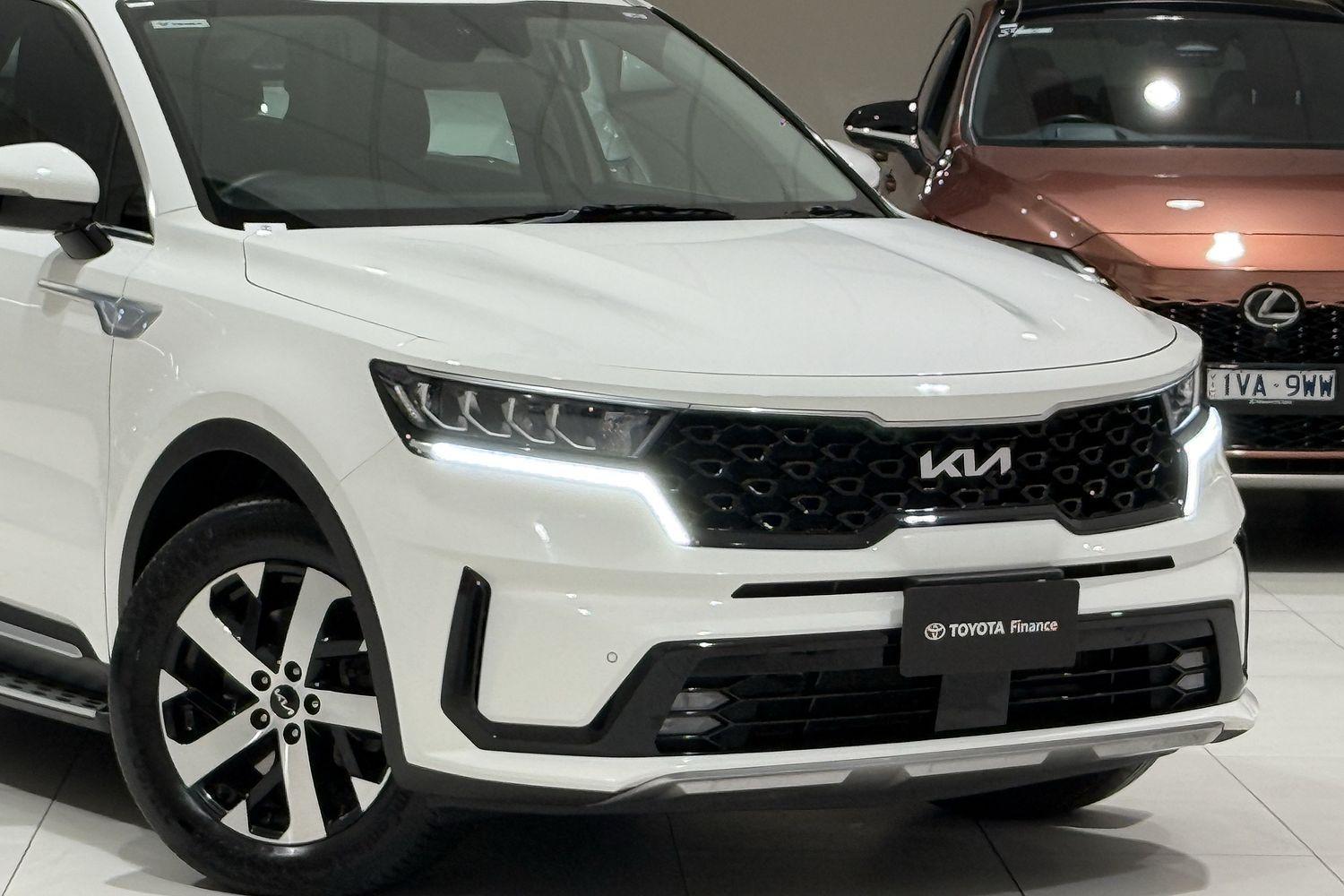 2022 Kia Sorento Sport in White