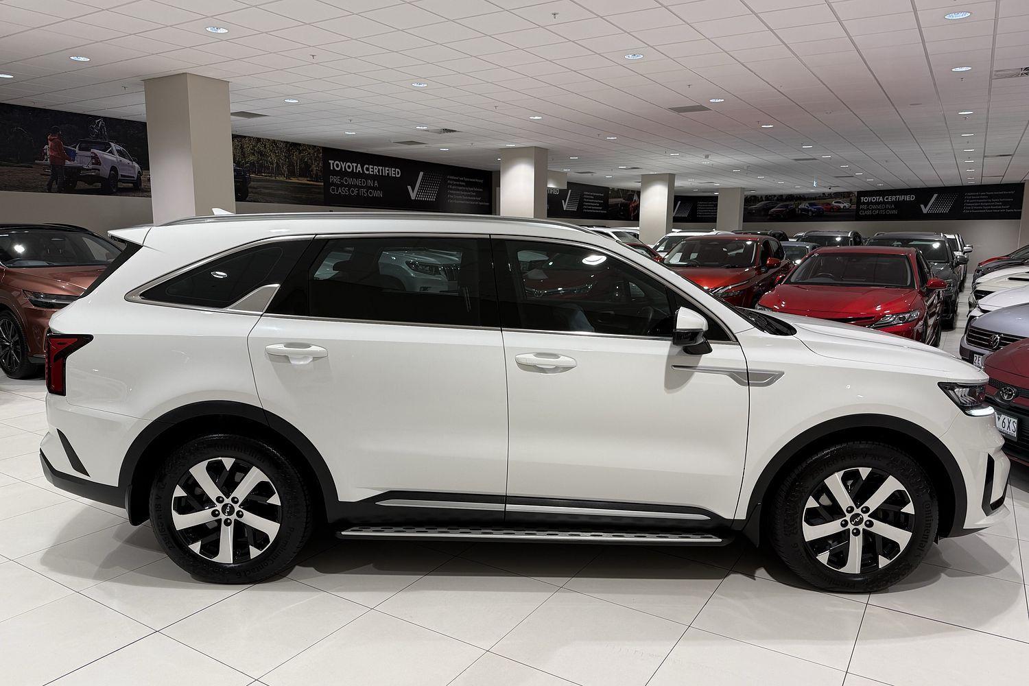 2022 Kia Sorento Sport in White