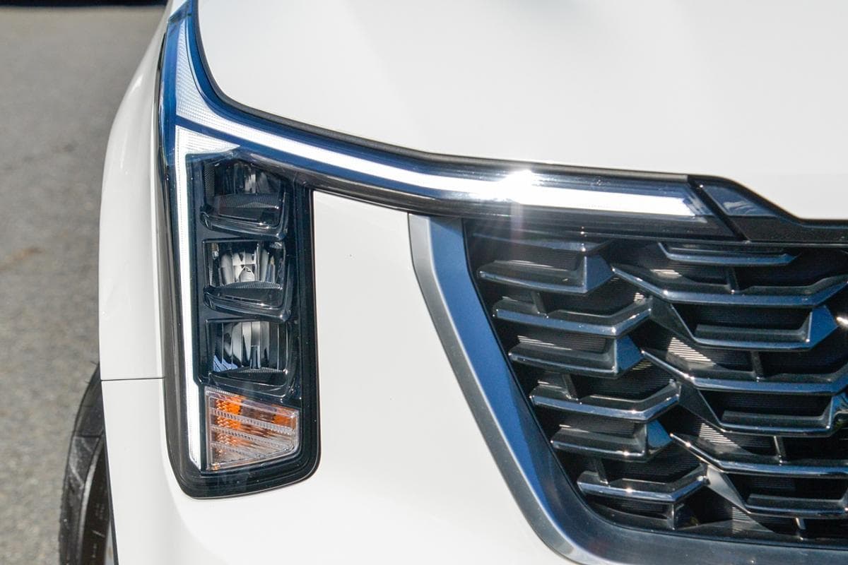 2024 Kia Sorento S in White