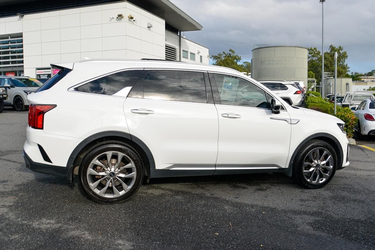 2020 Kia Sorento GT-Line in White
