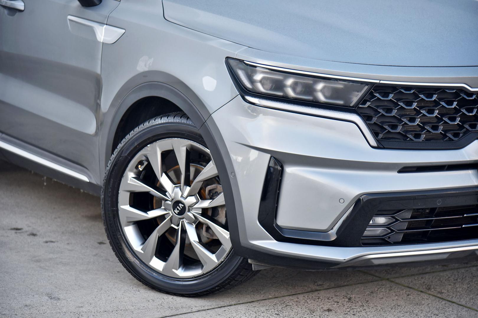 2021 Kia Sorento GT-Line in Silver