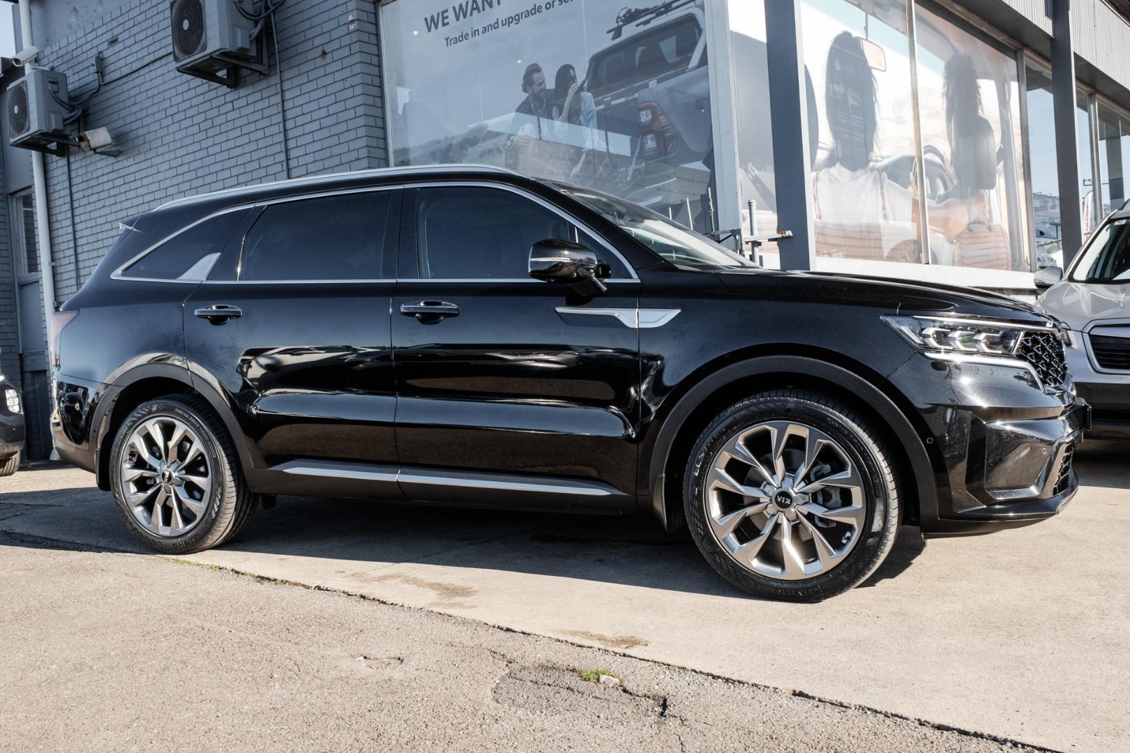 2021 Kia Sorento GT-Line in Black