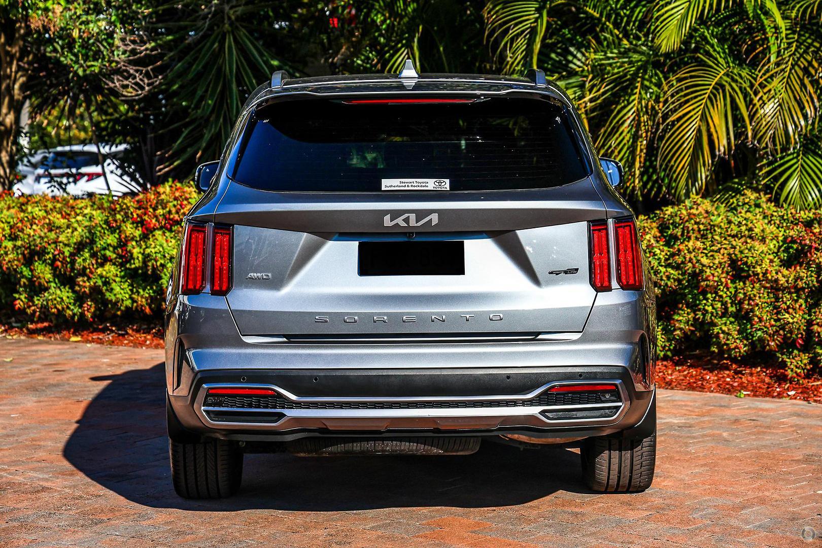 2022 Kia Sorento GT-Line in Silver