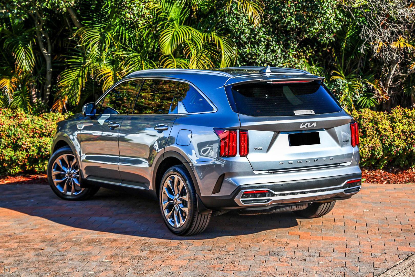 2022 Kia Sorento GT-Line in Silver