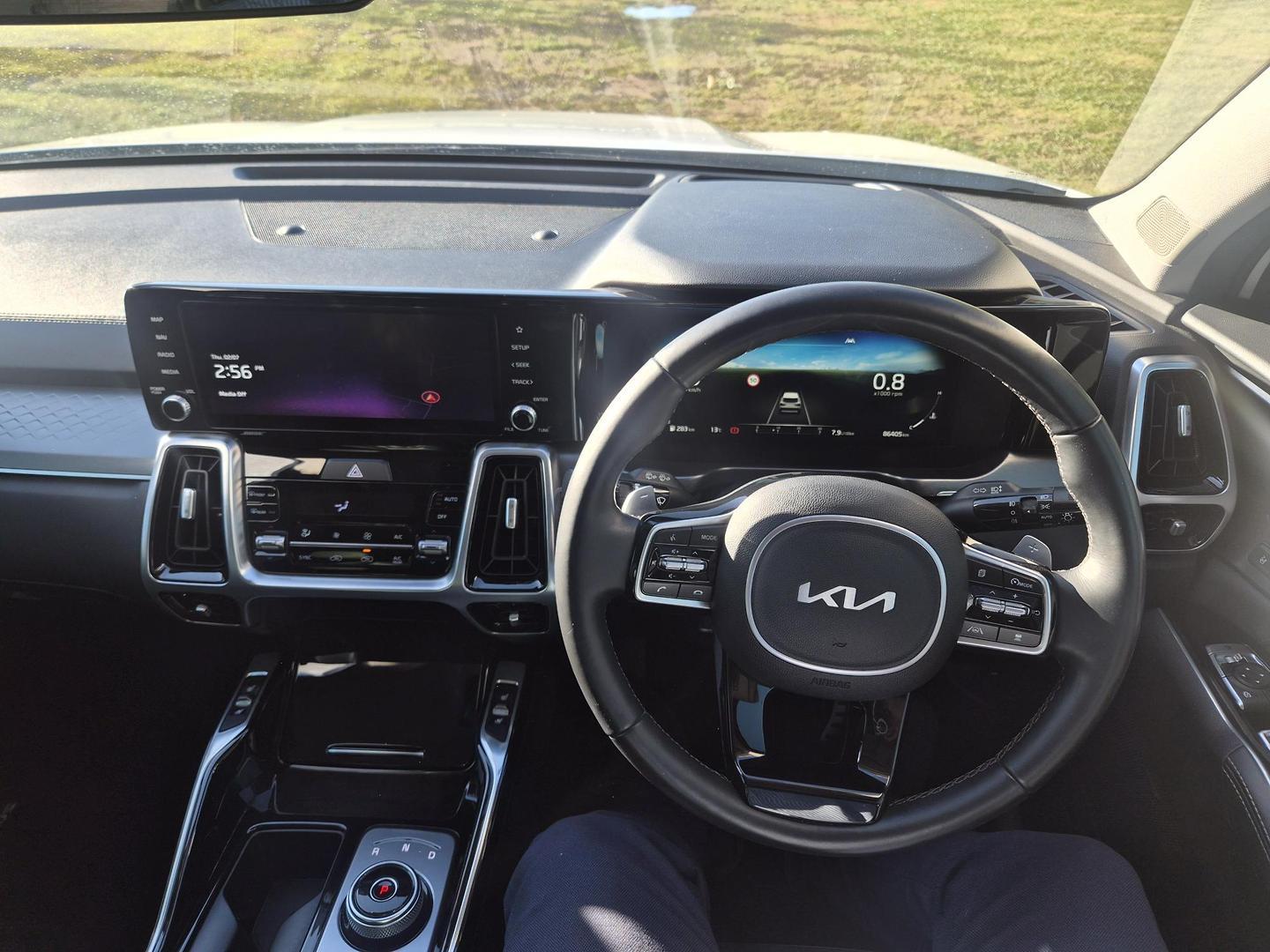 2022 Kia Sorento GT-Line in White