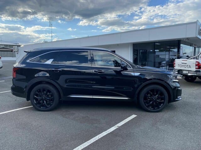 2022 Kia Sorento GT-Line in Black
