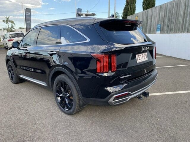 2022 Kia Sorento GT-Line in Black