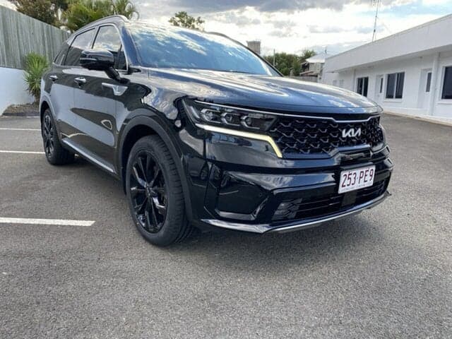 2022 Kia Sorento GT-Line in Black