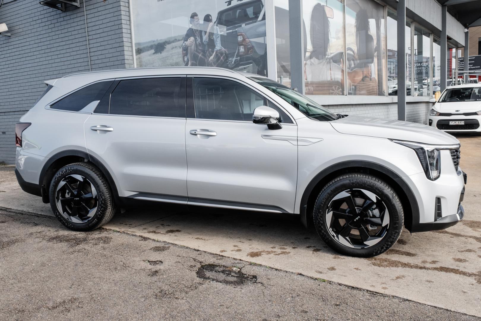 2025 Kia Sorento Sport+ in Silky Silver (4ss)