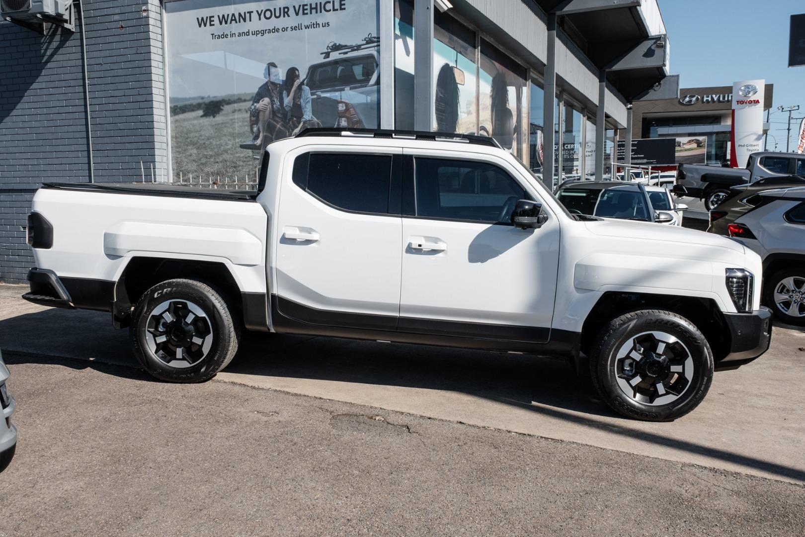 2025 Kia Tasman X-Line in Clear White (Ud)