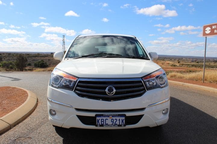 2015 SsangYong Stavic Base in Grand White