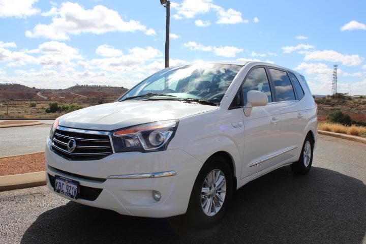 2015 SsangYong Stavic Base in Grand White