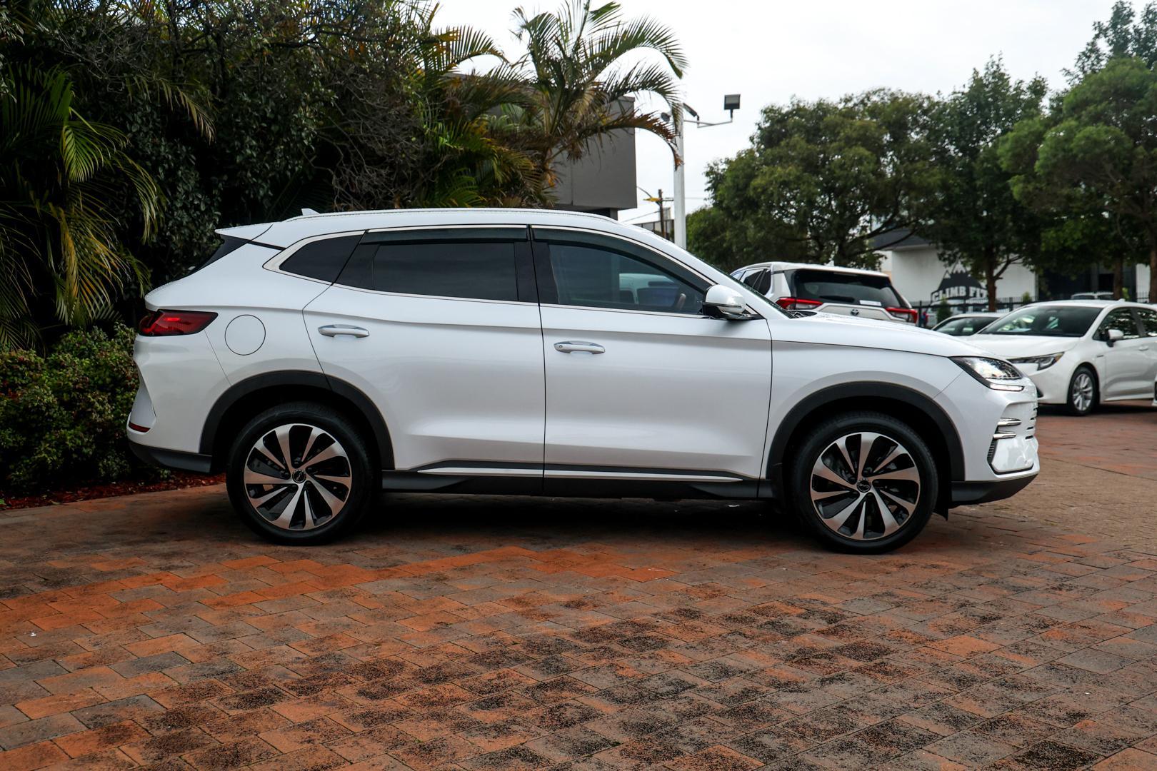 2024 BYD SEALION 6 Premium in Candy White (B4b4)