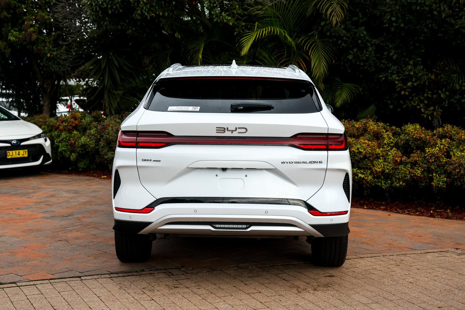 2024 BYD SEALION 6 Premium in Candy White (B4b4)