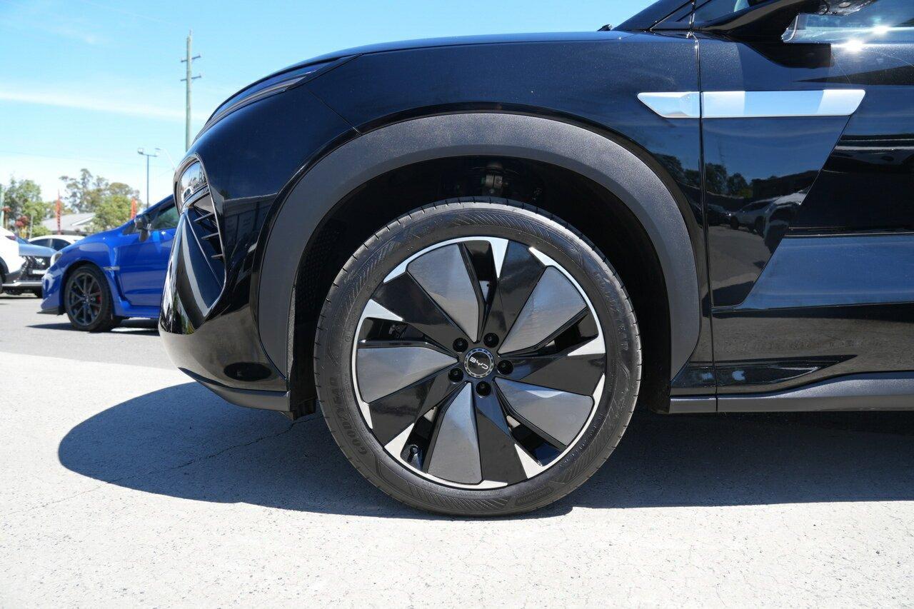 2025 BYD SEALION 8 Premium AWD in Cosmos Black