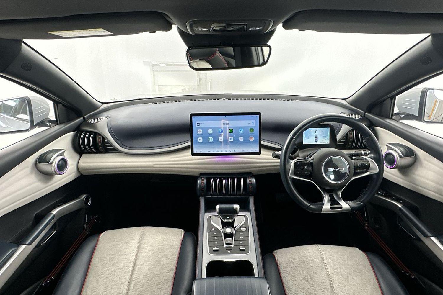 2023 BYD ATTO 3 Extended in White