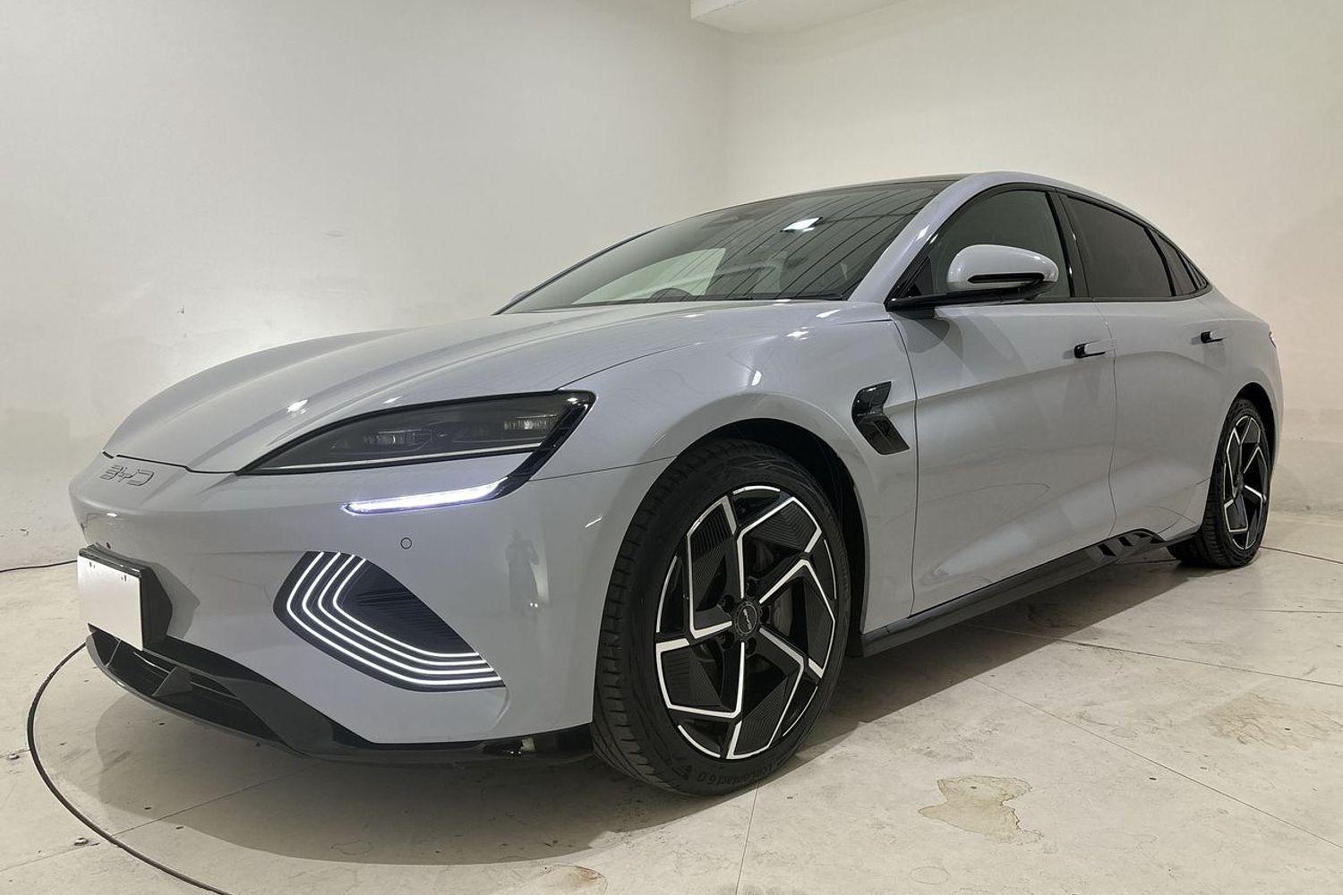 2024 BYD SEAL Performance in Grey