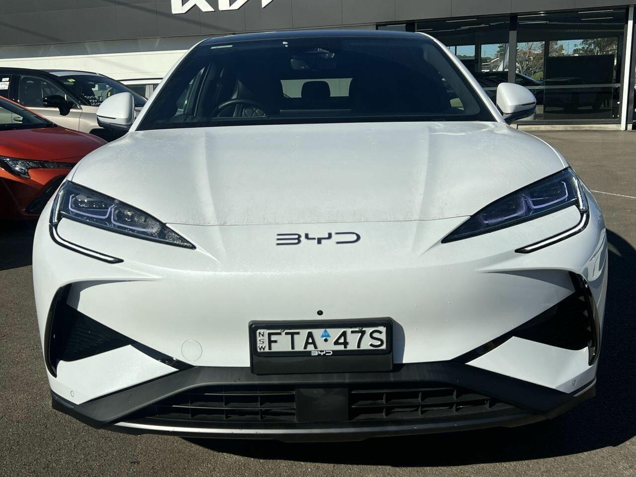 2025 BYD SEALION 7 Premium in White
