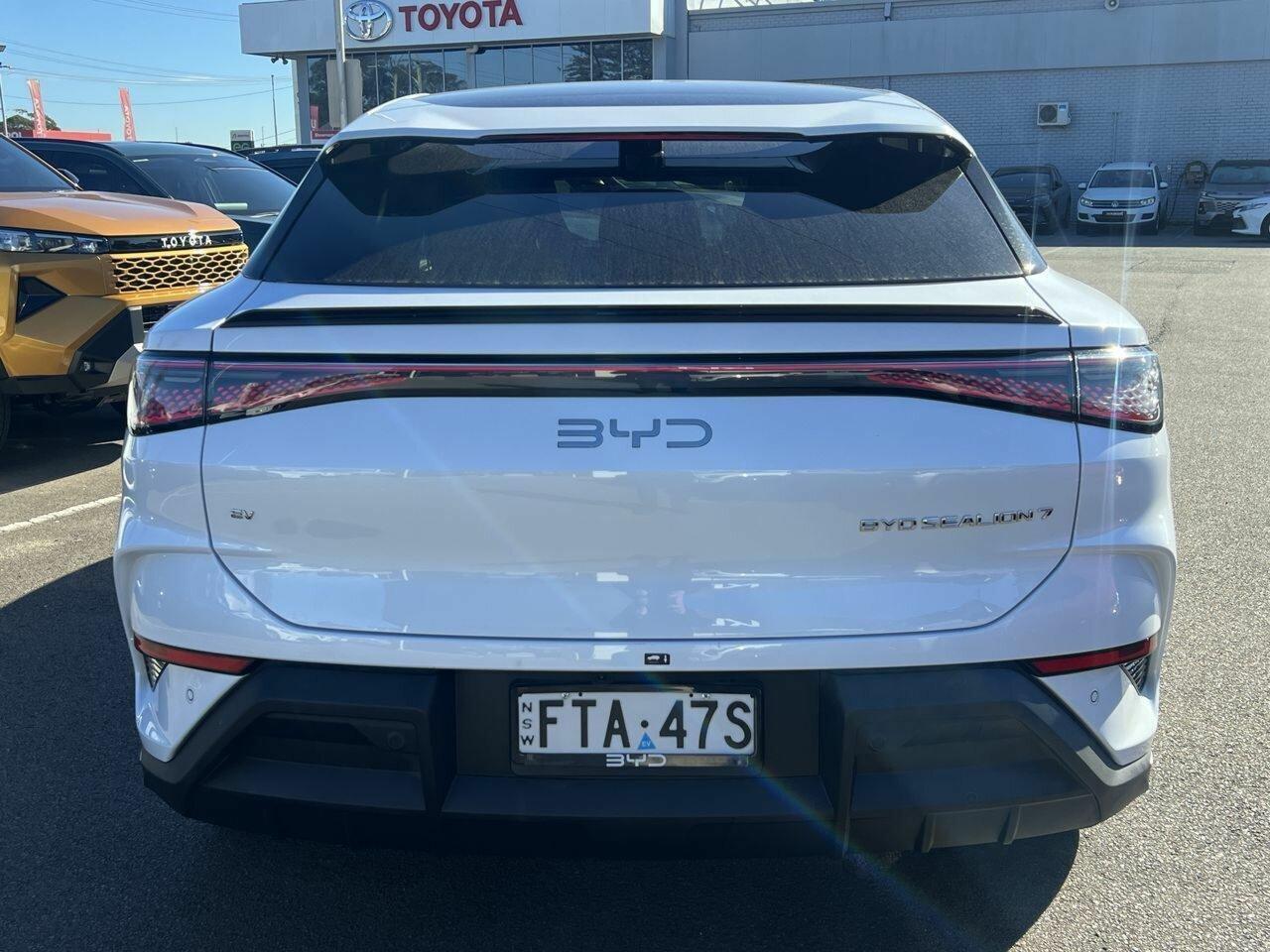 2025 BYD SEALION 7 Premium in White