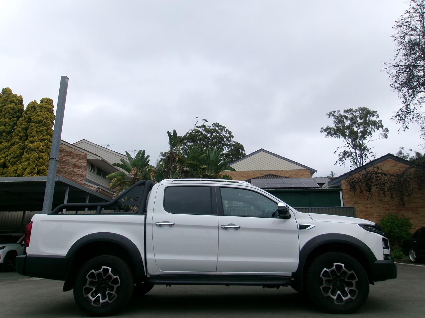 2024 JAC T9 Haven in Stratus White (Wx)