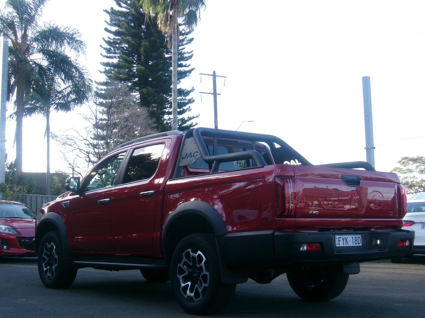 2025 JAC T9 Haven in Red Belly Red (R02)