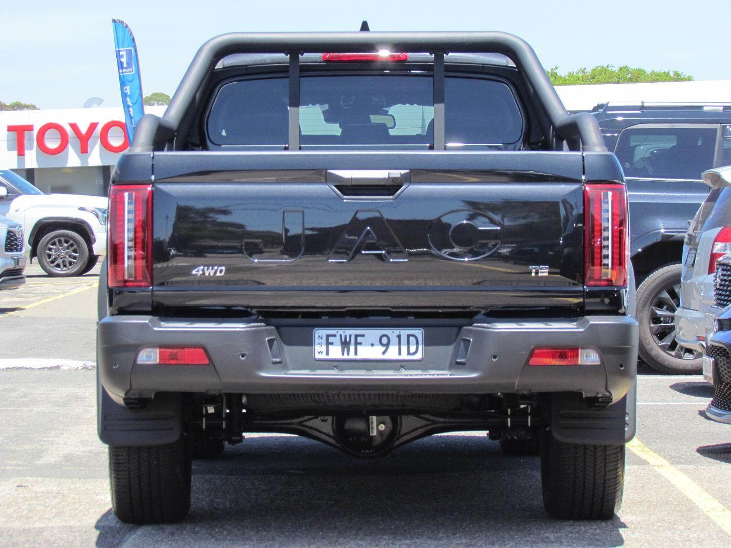 2024 JAC T9 Haven in Karak Black (Aaa)