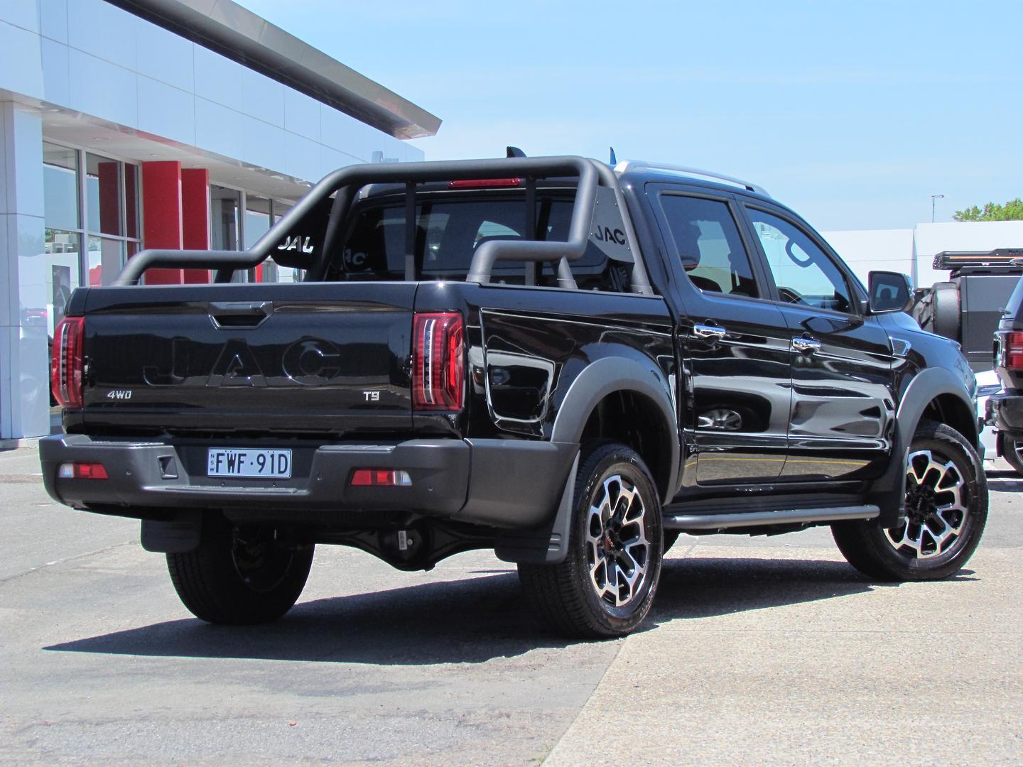 2024 JAC T9 Haven in Karak Black (Aaa)