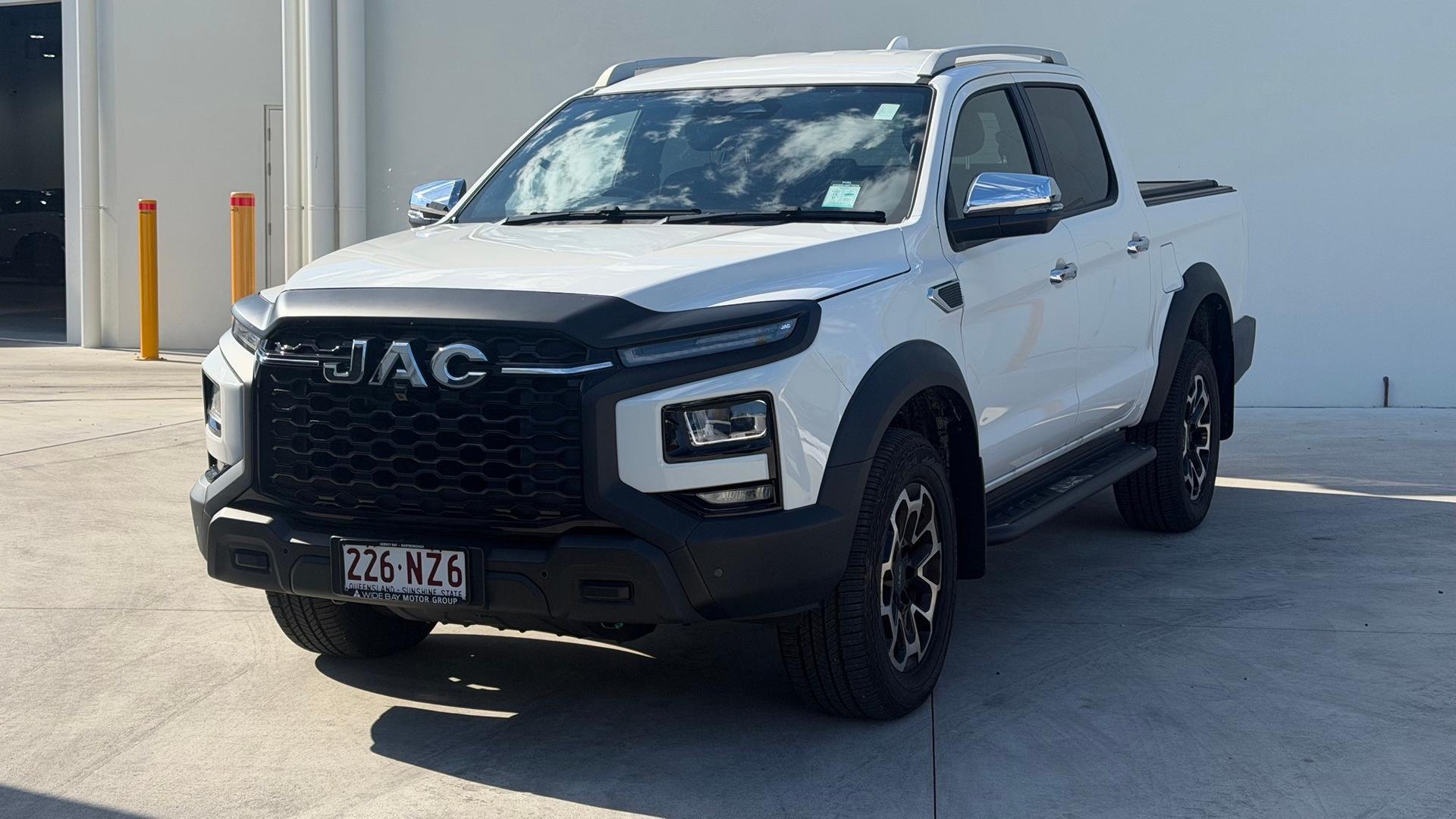 2025 JAC T9 Haven in Stratus White (Wx)