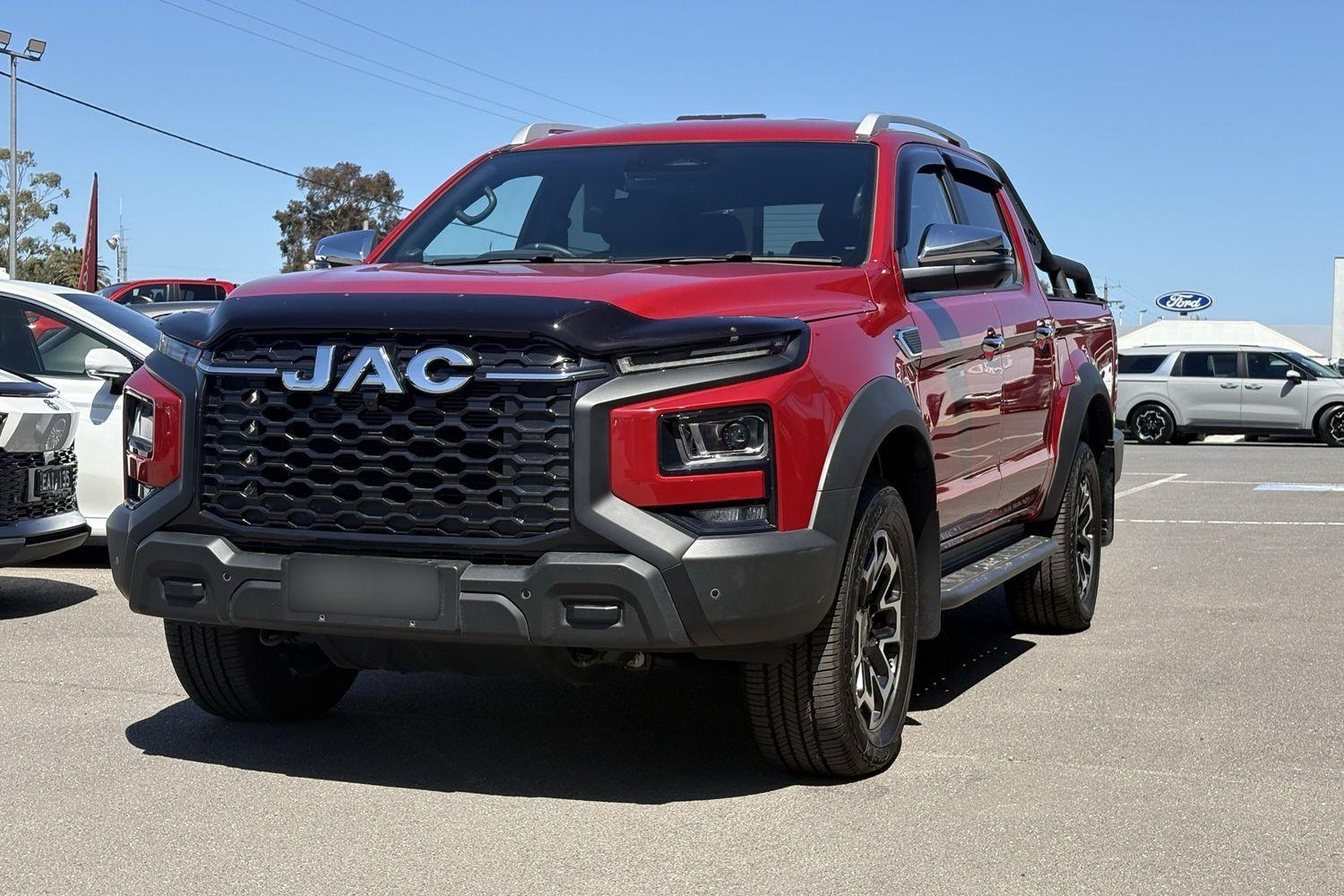 2024 JAC T9 Haven in Red