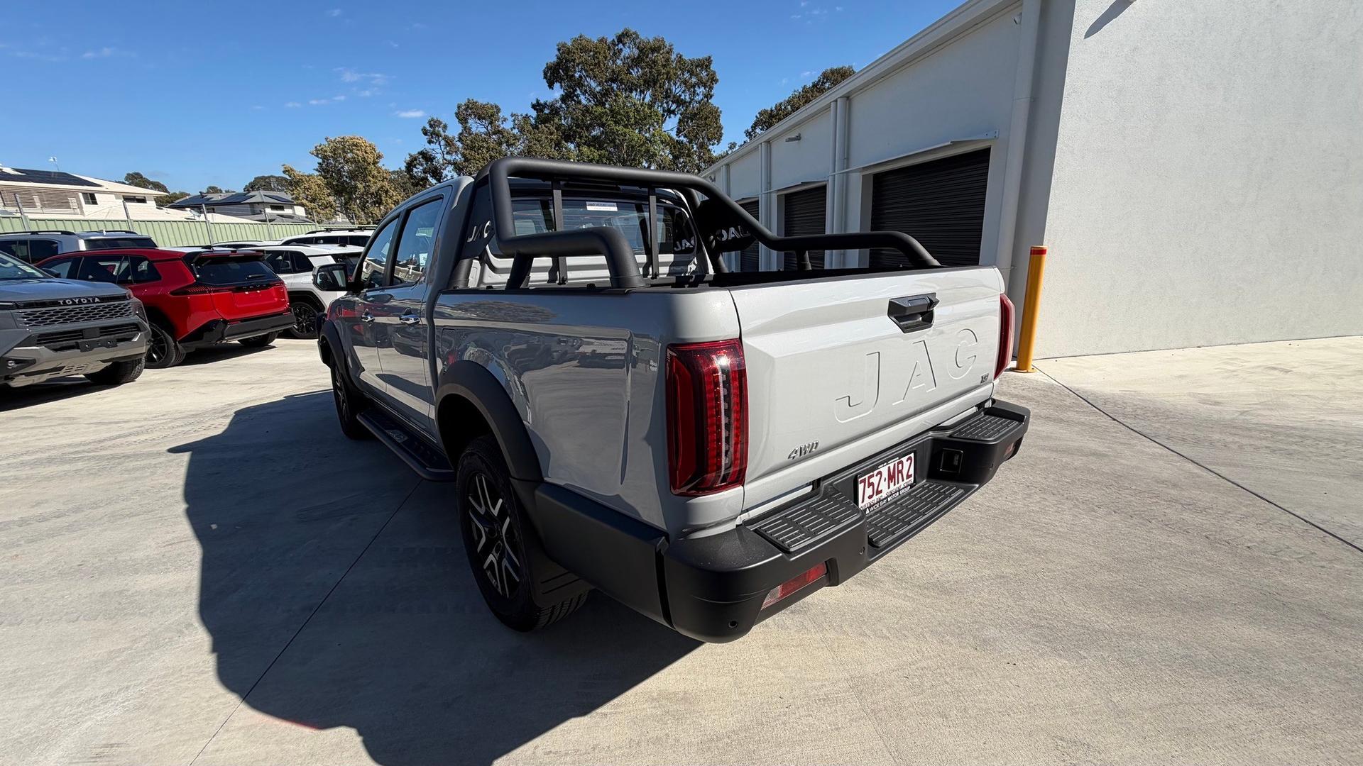 2025 JAC T9 Oasis in Huntsman Star Grey (H24)