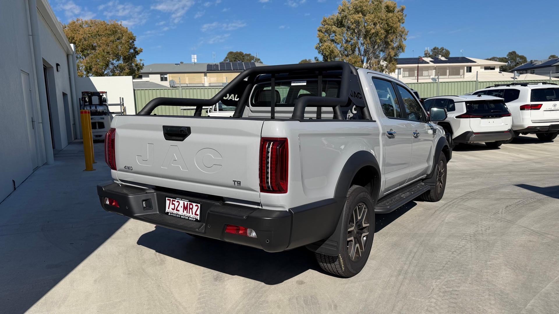 2025 JAC T9 Oasis in Huntsman Star Grey (H24)