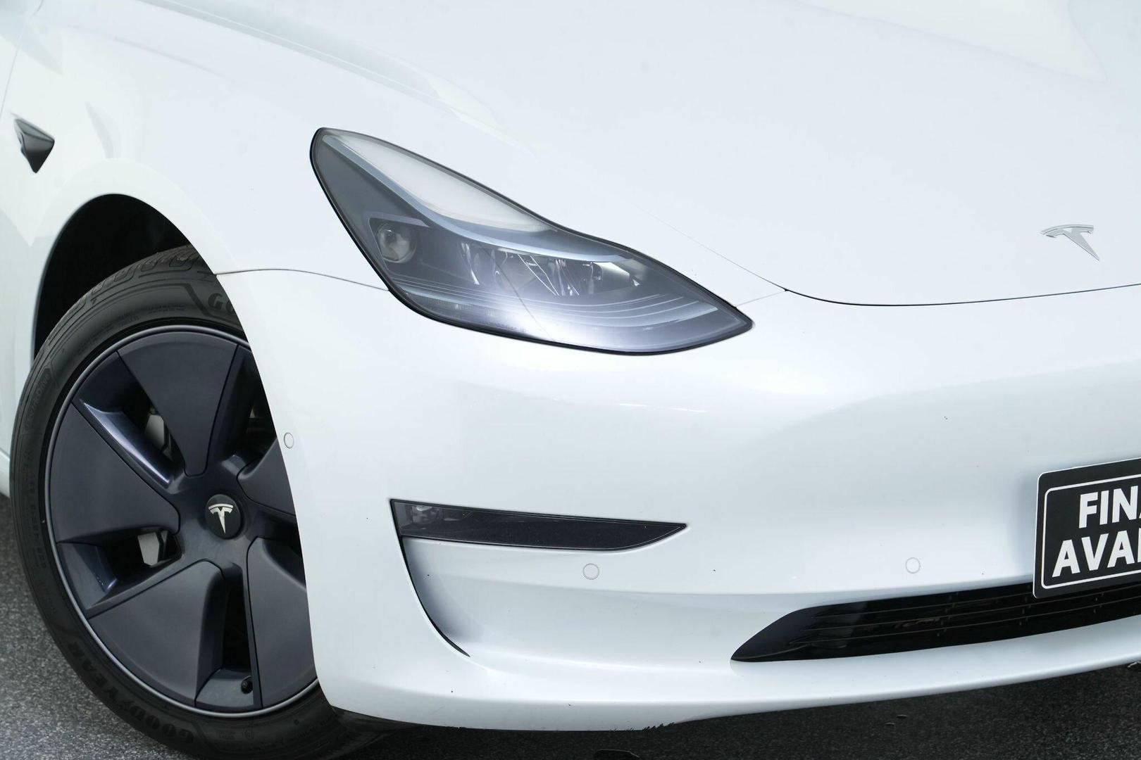 2022 Tesla Model 3 Long Range in White