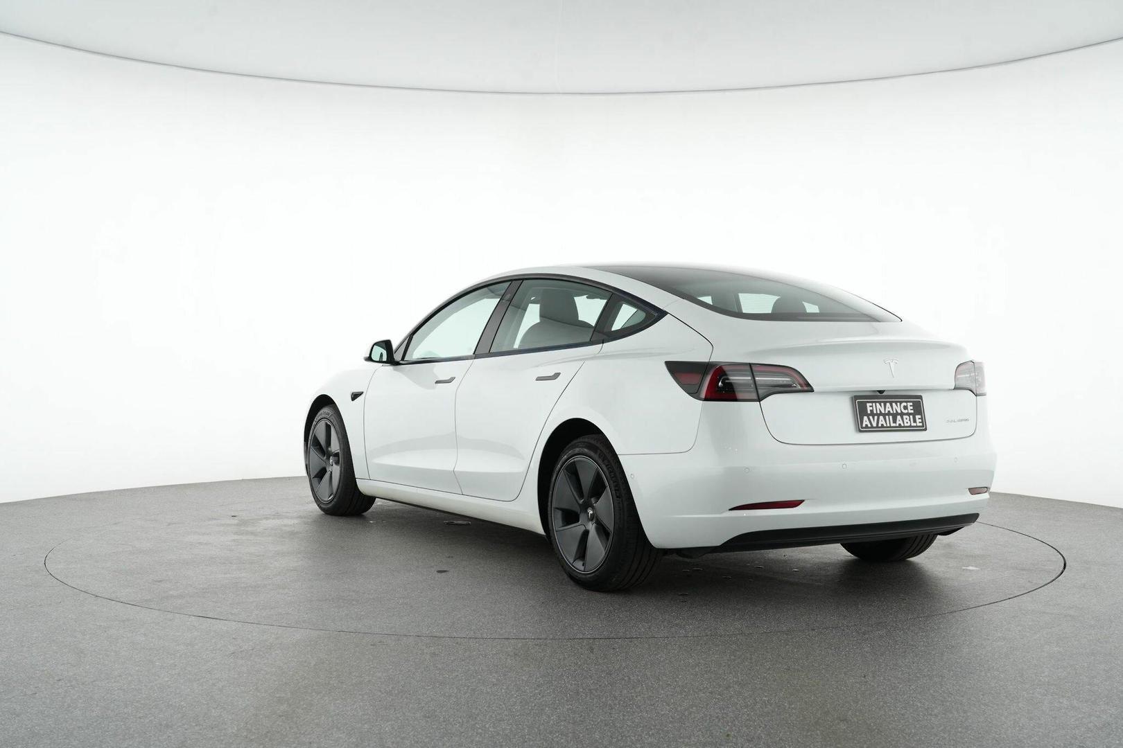 2022 Tesla Model 3 Long Range in White