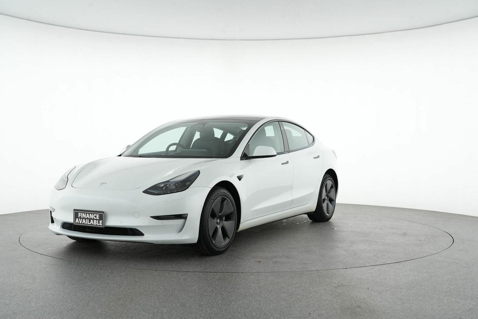 2022 Tesla Model 3 Long Range in White