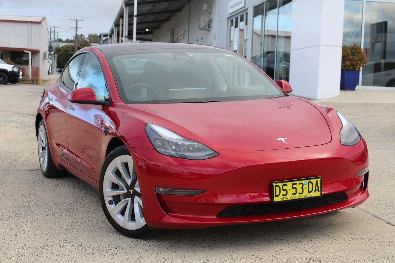 2021 Tesla Model 3 Long Range in Red