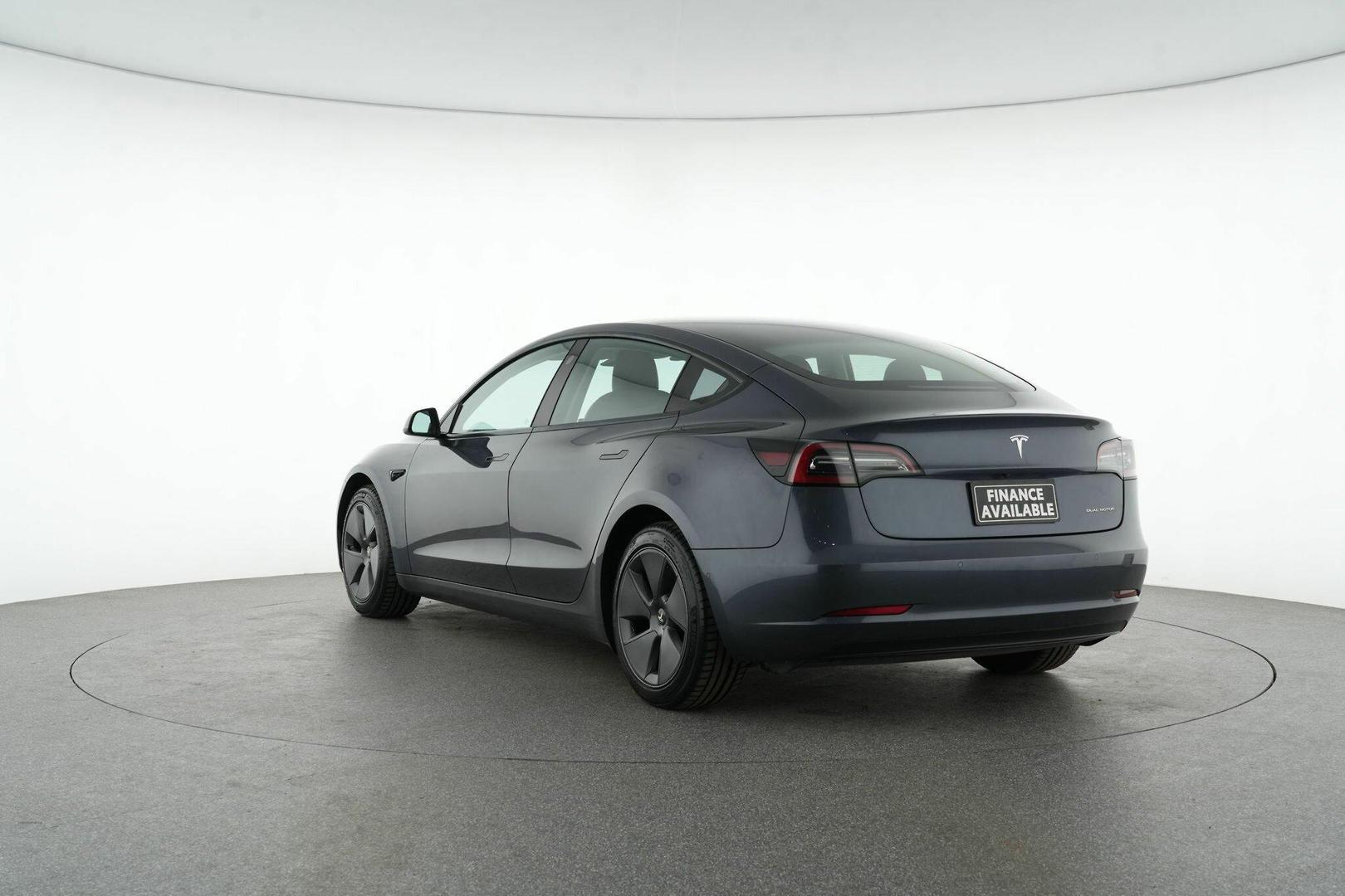 2023 Tesla Model 3 Long Range in Grey